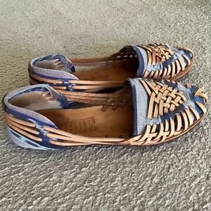 Soiyl Huarache Leather Sandal in Blue